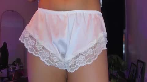 misssaray official online show from November 19, 2025, 12:10 am