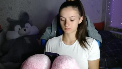 Snapshot of only_ubutterfly chatting on October 15, 2025, 5:35 pm Amalia online show from October 15, 2025, 5:35 pm