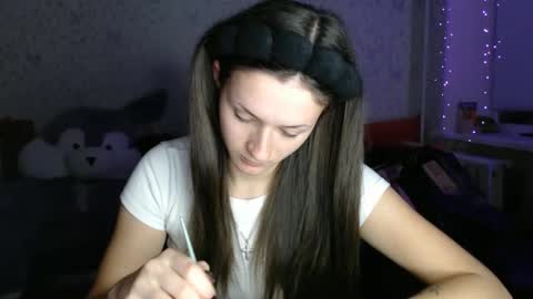 Snapshot of only_ubutterfly chatting on November 28, 2025, 6:10 pm Amalia online show from November 28, 2025, 6:10 pm