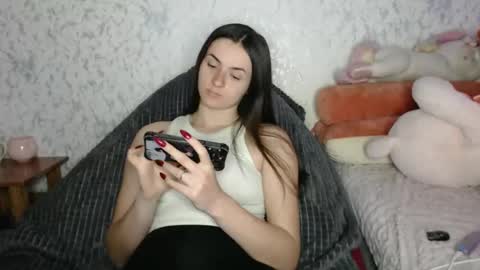 Amalia online show from March 17, 2026, 6:44 pm