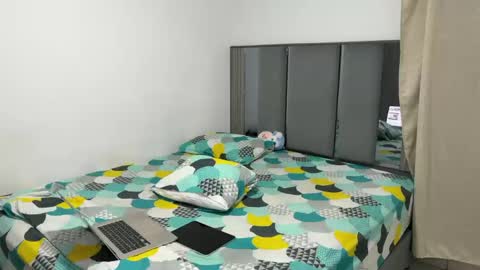 PAREJA LATINA JOVEN MUY CACHONDOS online show from March 26, 2026, 12:28 am