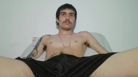 onzas_ online show from February 14, 2026, 10:06 pm