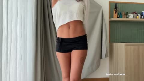 Snapshot of oofbabe__ chatting on April 24, 2026, 3:53 am Helen online show from April 24, 2026, 3:53 am