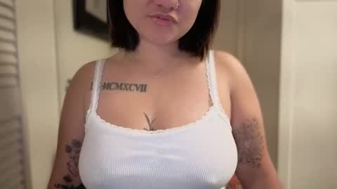 Miss Girly online show from April 19, 2026, 10:47 am