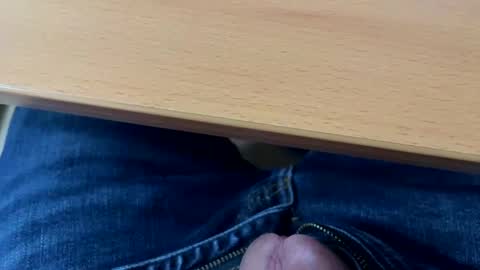 ooiskyfalloo online show from December 18, 2024, 5:26 am