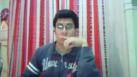 oomaurooo online show from December 23, 2024, 7:28 am