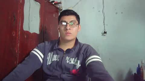 oomaurooo online show from February 9, 2025, 10:00 pm