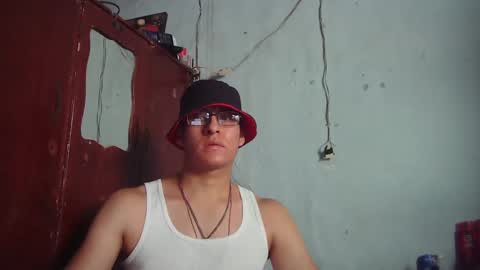 oomaurooo online show from September 17, 2025, 7:15 pm