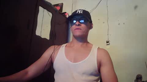 oomaurooo online show from December 23, 2025, 7:28 am