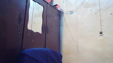 oomaurooo online show from January 10, 2026, 8:49 am