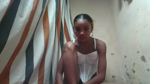 Snapshot of oooosoavizara chatting on June 3, 2026, 2:33 pm oooosoavizara online show from June 3, 2026, 2:33 pm