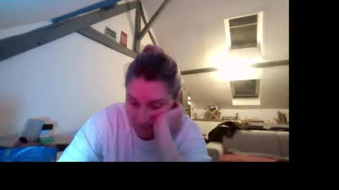 Snapshot of oopsmyass chatting on May 23, 2026, 9:08 pm oopsmyass online show from May 23, 2026, 9:08 pm