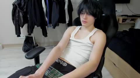 Bella and John online show from February 19, 2026, 7:32 pm