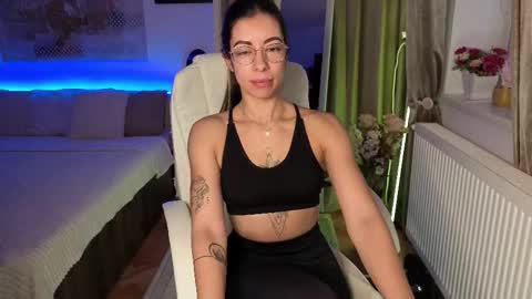 Eve Voss online show from November 23, 2025, 9:31 am