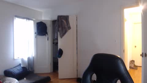 Snapshot of oregon87 chatting on February 16, 2025, 11:16 pm The Oregon Lumberjack online show from February 16, 2025, 11:16 pm