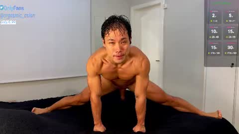 Snapshot of orgasmic_asian chatting on July 28, 2026, 10:43 am Orgasmic Asian online show from July 28, 2026, 10:43 am