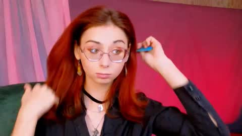 Orianna -  Hi Im into geek culture cosplay crafting LARP games. Shall we play DnD online show from September 23, 2025, 1:36 pm