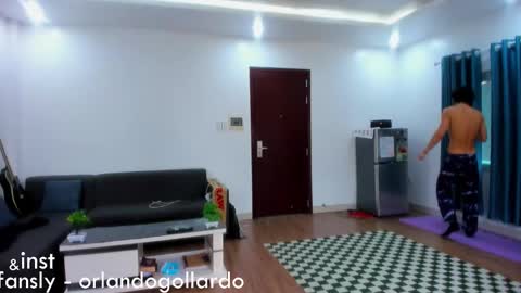 Snapshot of orlando__bloom chatting on January 10, 2025, 8:18 am Fansly and Instagram - online show from January 10, 2025, 8:18 am