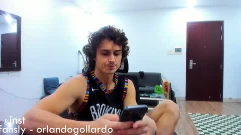 Snapshot of orlando__bloom chatting on January 10, 2025, 11:22 am Fansly and Instagram - online show from January 10, 2025, 11:22 am