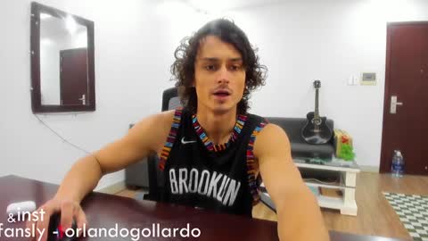 Snapshot of orlando__bloom chatting on January 12, 2025, 9:08 am Fansly and Instagram - online show from January 12, 2025, 9:08 am