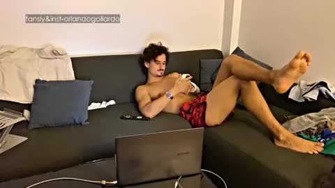 Snapshot of orlando__bloom chatting on September 30, 2025, 2:33 pm Fansly and Instagram - online show from September 30, 2025, 2:33 pm