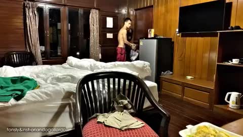 Fansly and Instagram -  online show from November 24, 2025, 11:32 am