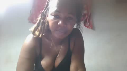 ornellahhh online show from November 24, 2025, 7:52 am