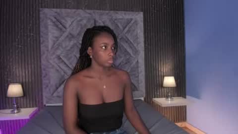 oshun_444 online show from June 20, 2026, 12:08 pm
