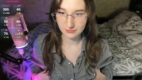 Snapshot of oskar_fucker chatting on May 6, 2026, 3:57 am Leliana online show from May 6, 2026, 3:57 am