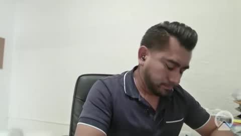 Snapshot of oskregal chatting on May 4, 2026, 8:38 pm oskregal online show from May 4, 2026, 8:38 pm