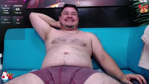 Snapshot of oso_gael chatting on December 19, 2024, 9:17 pm Bear Gael online show from December 19, 2024, 9:17 pm