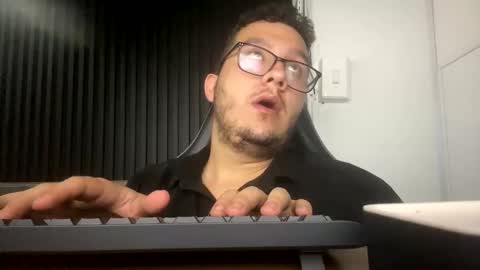 Snapshot of osomalicioso chatting on September 30, 2025, 5:12 am juan online show from September 30, 2025, 5:12 am