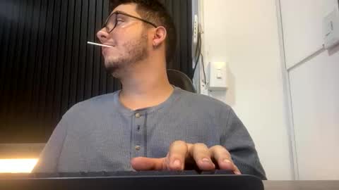 Snapshot of osomalicioso chatting on October 23, 2025, 4:56 am juan online show from October 23, 2025, 4:56 am