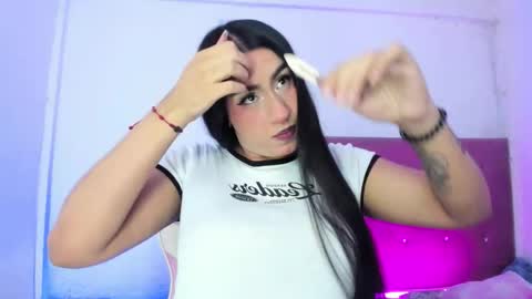 Maria   online show from December 1, 2025, 12:21 pm