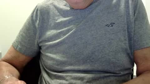 Snapshot of ossibottom chatting on July 3, 2026, 2:29 am Ossi online show from July 3, 2026, 2:29 am