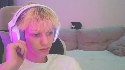 Ostin online show from December 27, 2024, 4:43 pm