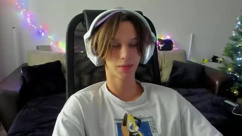 Ostin online show from December 3, 2025, 7:38 am