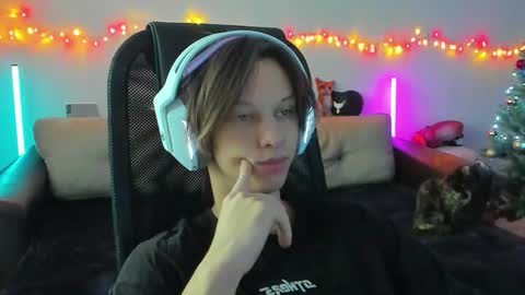 Ostin online show from December 15, 2025, 6:39 am