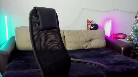 Ostin online show from December 19, 2025, 5:14 am