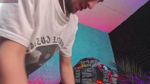 Snapshot of otter_wet chatting on April 21, 2026, 8:20 am otter_wet online show from April 21, 2026, 8:20 am
