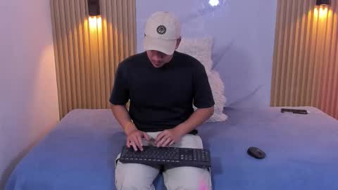 Otto Andrew online show from March 11, 2026, 7:42 pm