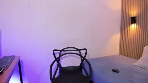 Otto Andrew online show from April 1, 2026, 4:02 am