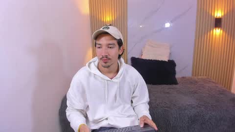 Otto Andrew online show from April 23, 2026, 2:57 am