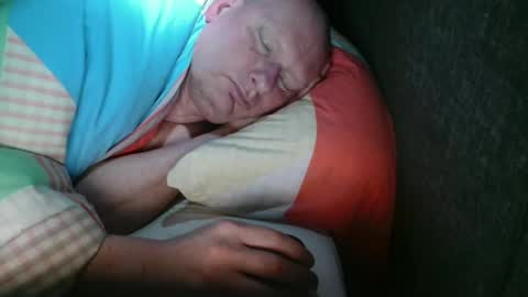 Snapshot of oudzktjong chatting on January 4, 2025, 7:03 am kars online show from January 4, 2025, 7:03 am