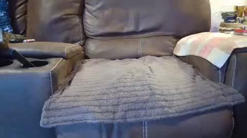 outdoorsmanmark71 online show from April 15, 2026, 10:21 pm