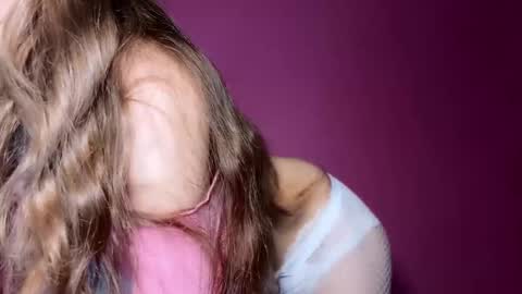 outerspace2000 online show from September 25, 2025, 6:22 pm