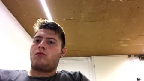 outflayd online show from November 7, 2025, 4:29 pm