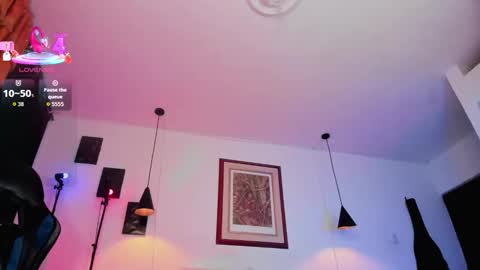 Oween online show from December 5, 2025, 8:01 am