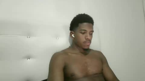 Snapshot of owen_222 chatting on December 2, 2025, 6:08 am Owen online show from December 2, 2025, 6:08 am