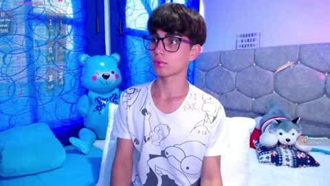 Owen  Independent model  online show from December 11, 2024, 9:45 pm